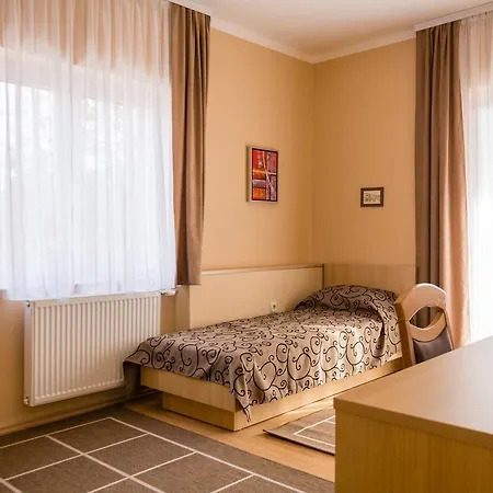Hann Hostel *